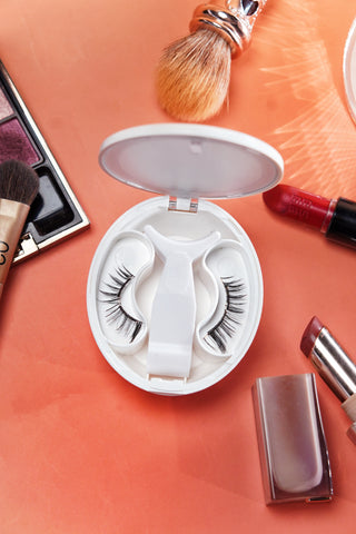 Santai Nightshift evening magnetic lashes for a cool elegant nightlife look — view 1