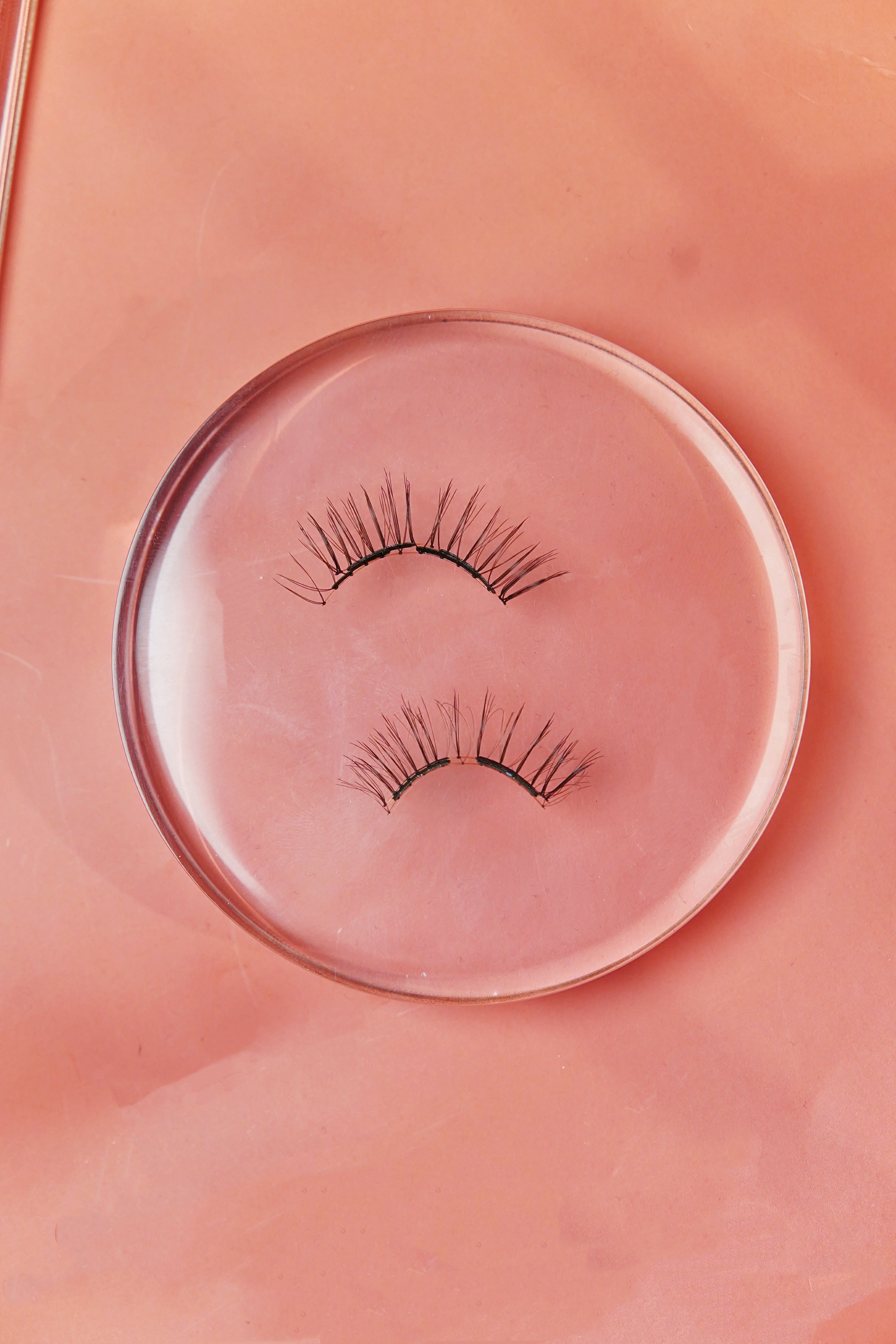 Pitch magnetic eyelashes
