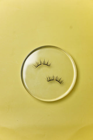 Santai reusable magnetic lashes with luxury storage case, hypoallergenic and glue-free — view 3